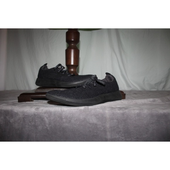Allbirds Women's 7 Charcoal Wool Running Shoes Lightweight Comfort - Picture 2 of 9